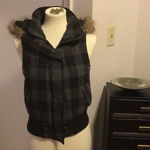 🚩Vest is Junior Size Large Blk/Gray